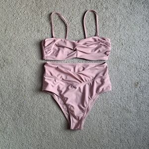 High-waisted bikini set